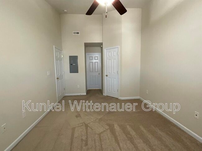 Building Photo - 721 Tower Grove Dr