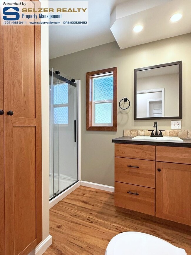 Building Photo - Extensively renovated 1+ bd. cottage in a charming rural setting!