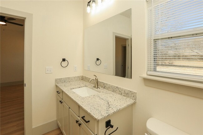 Building Photo - 655 N Genevieve Ave