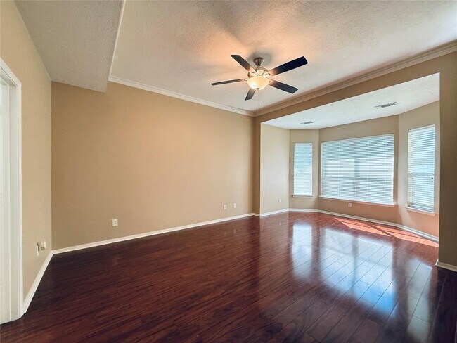Building Photo - 2110 Winding Springs Dr