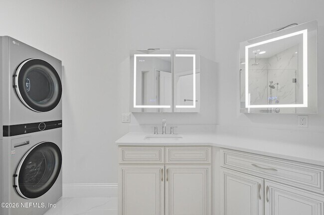 Building Photo - 200 Ocean Crest Dr