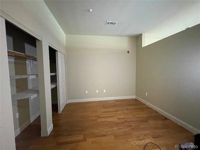 Building Photo - 5401 S Park Terrace Ave