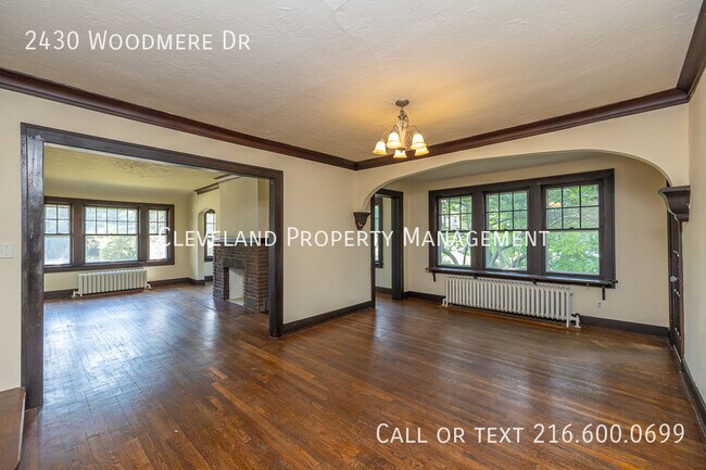 Building Photo - 2430 Woodmere Dr