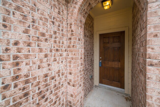 Building Photo - 25531 Forest Springs Lake