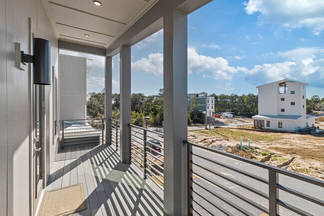 Building Photo - 24 Annabella St