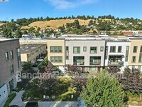 Building Photo - 25243 Villager Ln