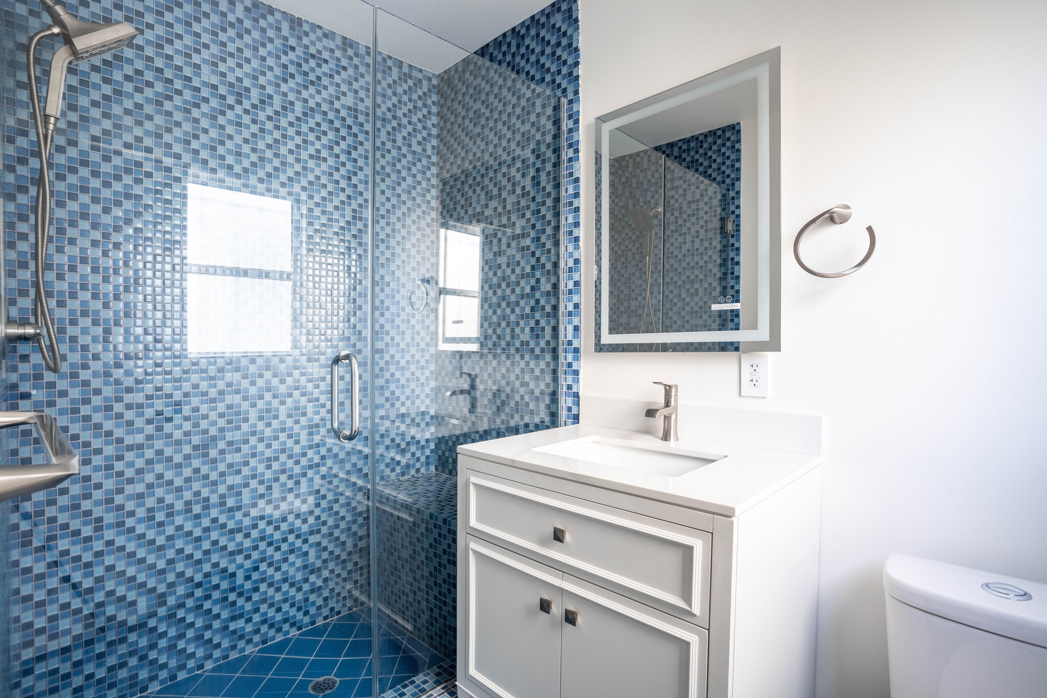 Building Photo - 740 S Stanley Ave