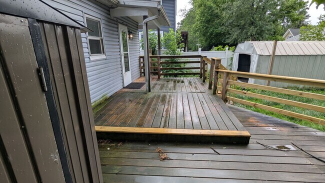Building Photo - Newly renovated 2-bedroom, 1-bathroom home...