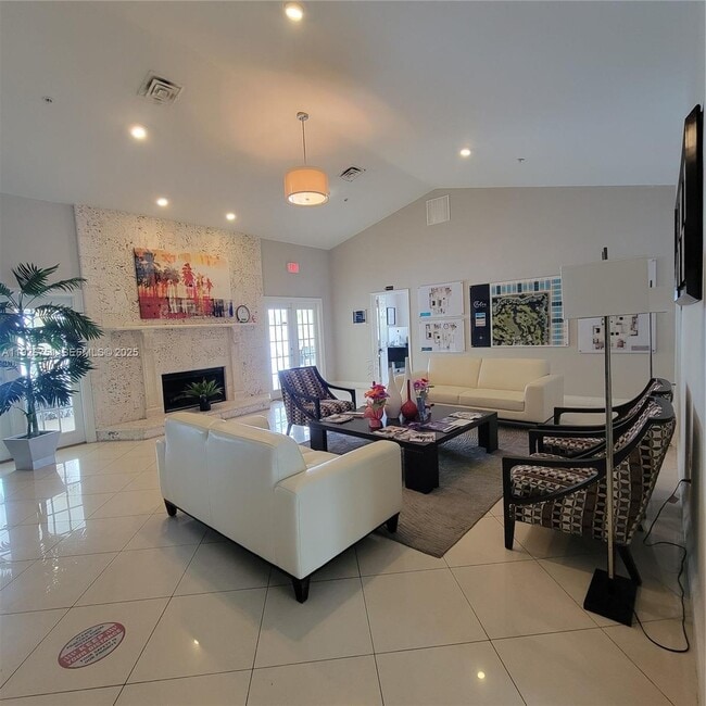 Building Photo - 12400 Vista Isles Dr