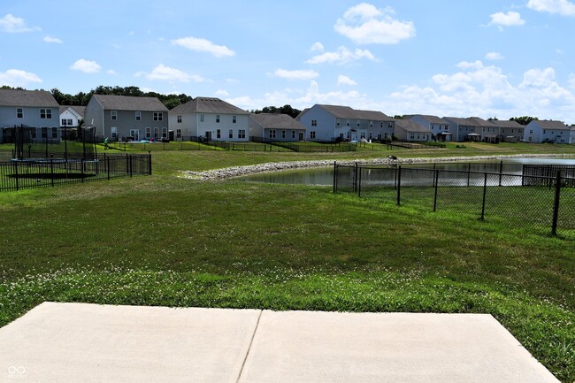 Building Photo - 2327 Creekland Dr