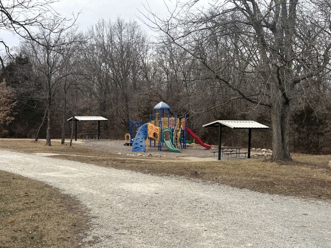 Building Photo - Gorgeous 3 Bedroom 2 Bathroom House!