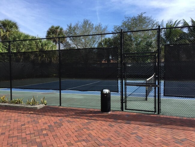 Building Photo - 4905 Midtown Ln