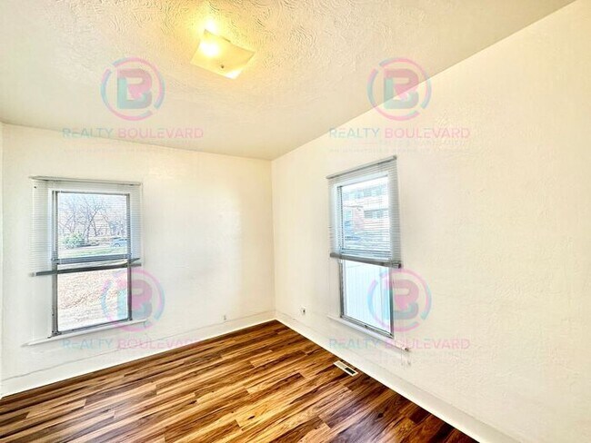 Building Photo - Charming 2-bedroom, 1-bathroom house near the Truckee river