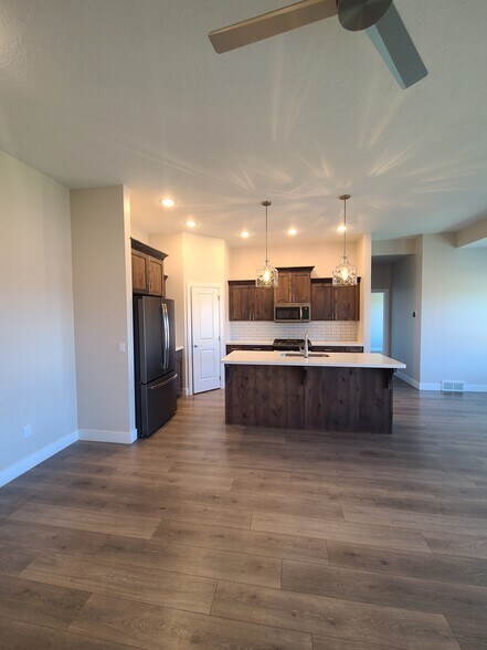 Building Photo - 2156 W War Admiral Ln