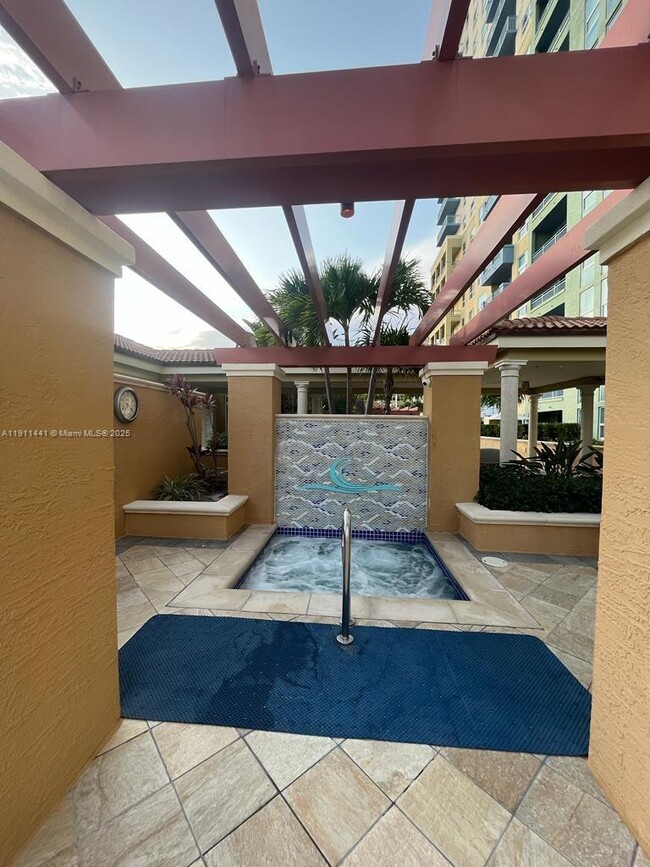 Building Photo - 90 Alton Rd