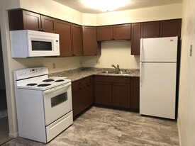 Building Photo - 775 Dilenbeck Dr