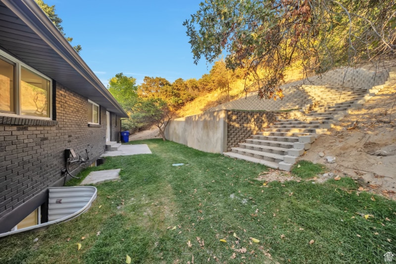 Building Photo - 552 Chelsea Dr