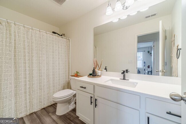 Building Photo - 222 Knightsbridge Ln