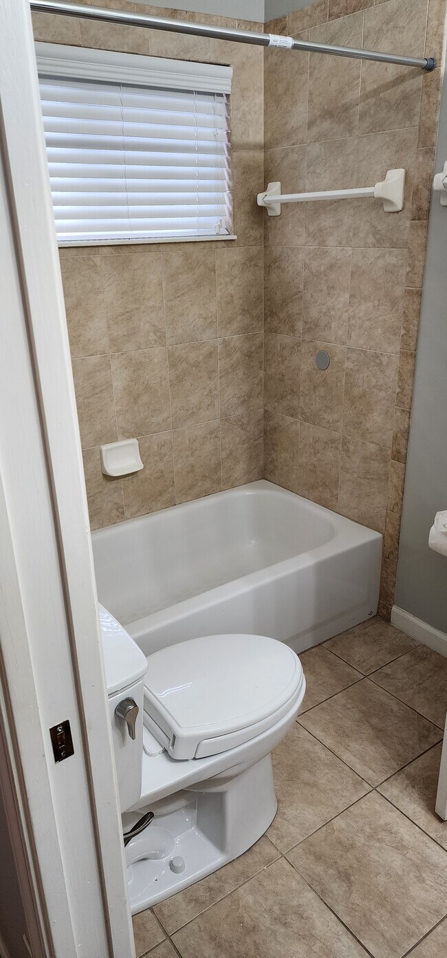 Building Photo - 3051 Tower Oaks Dr