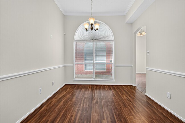 Building Photo - 15618 Edgemere Ct