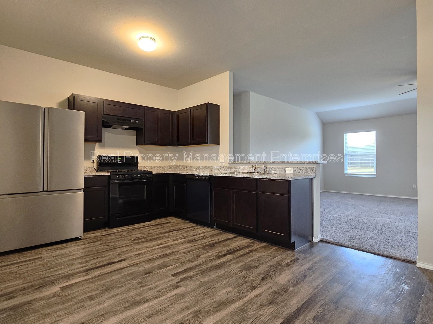 Building Photo - 319 Waterside Dr