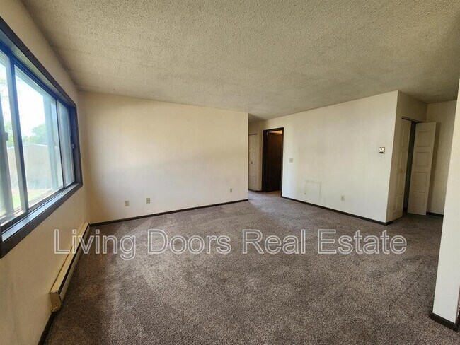 Building Photo - 210 N Phillips Ave