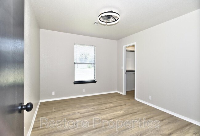 Building Photo - 1317 N 1st St