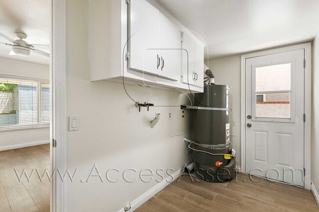 Building Photo - Spacious 4 Bedroom Home with Private Yard & Covered Patio in Anaheim Hills