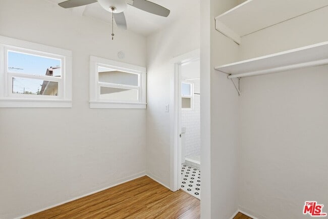 Building Photo - 1603 1/2 N Harvard Blvd