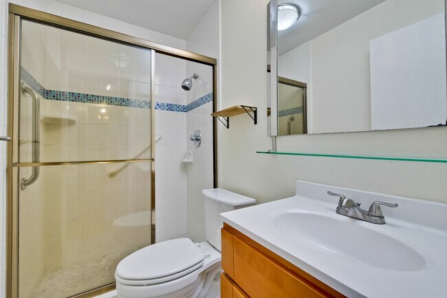 Building Photo - 280 Easy St