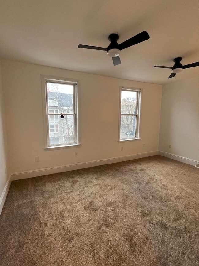 Building Photo - 418 Noble St