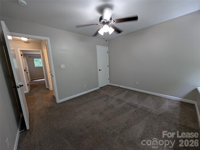 Building Photo - 9111 Sharonbrook Dr