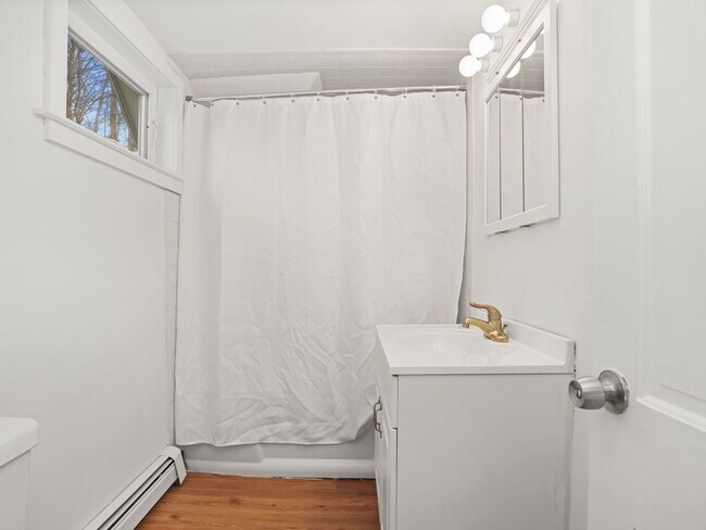 Building Photo - 500 Sport Hill Rd