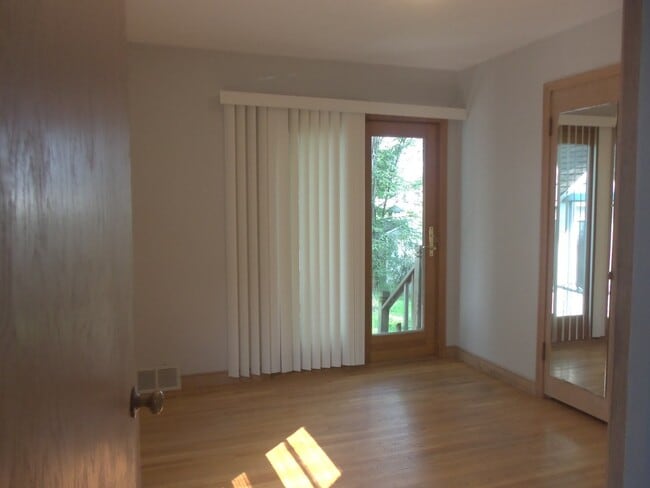 Building Photo - Engaging Cape Cod In An In-town Location!