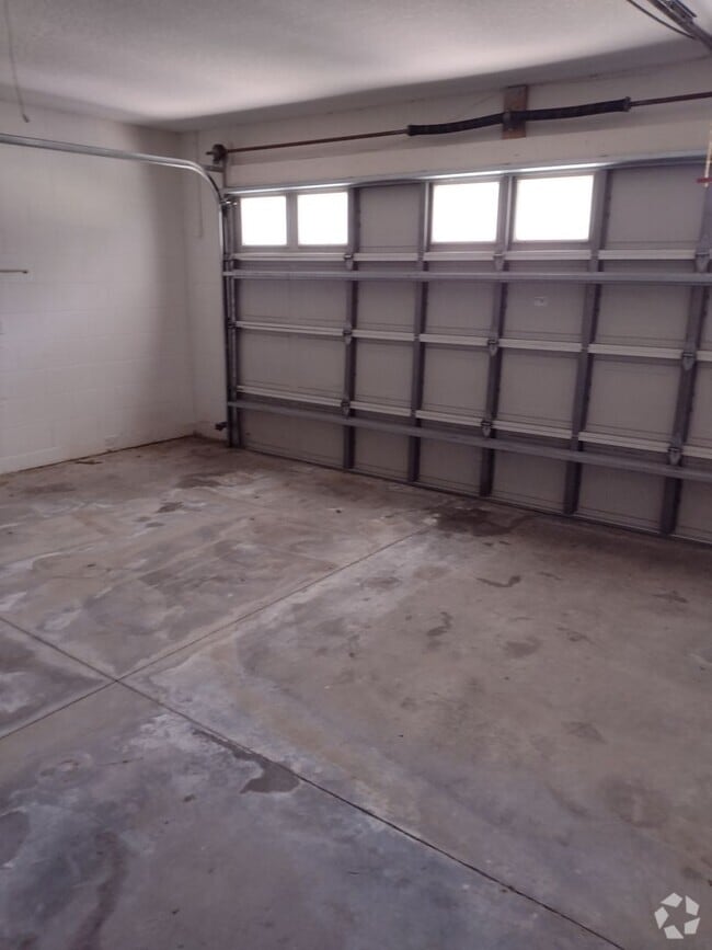 Building Photo - Charming 3BR/2BA Home in Countryside Estat...