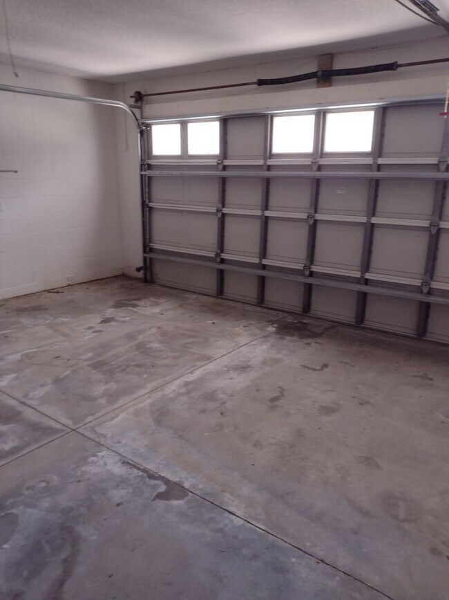 Building Photo - Charming 3BR/2BA Home in Countryside Estat...