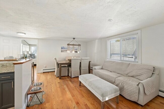 Building Photo - 53 St Germain St