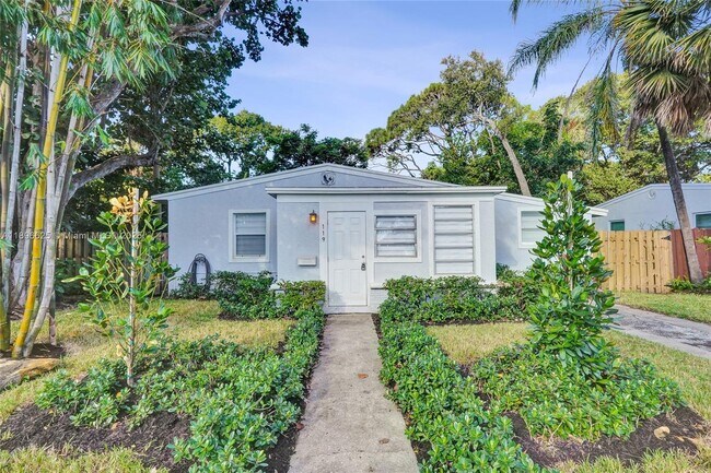 Primary Photo - 119 SW 22nd Ave