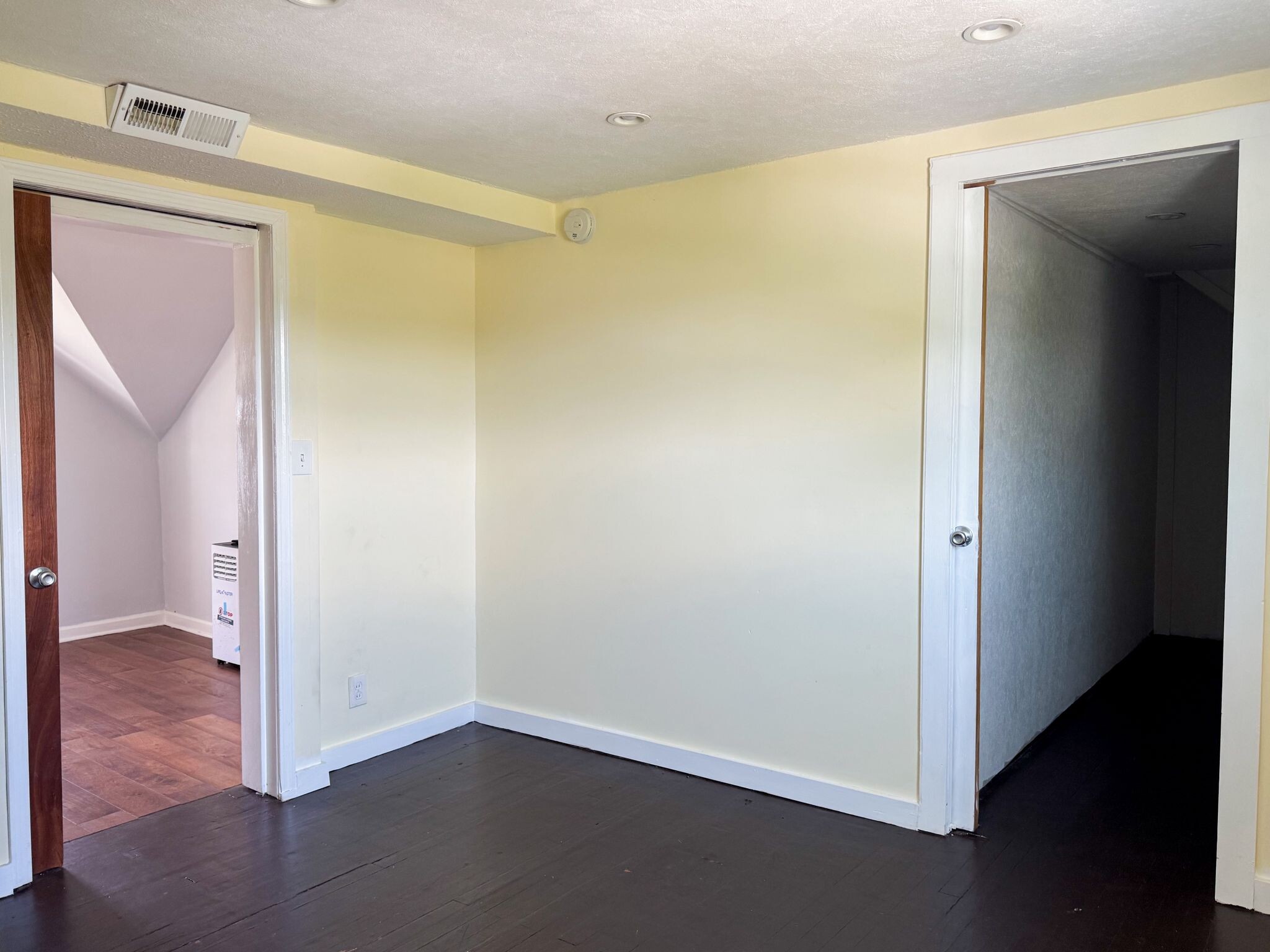 Building Photo - 3153 W 106th St
