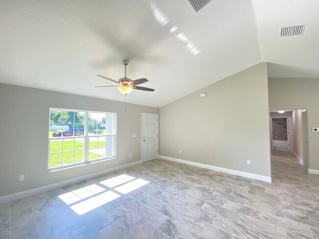 Building Photo - Desirable SW Ocala Neighborhood 4/2/2 *WON...
