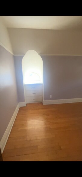 Building Photo - 2502 Kendall Ave