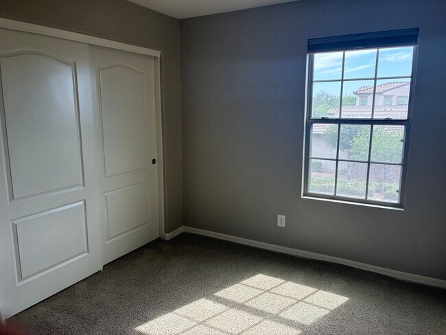 Building Photo - **BEAUTIFUL 3 BEDROOM/3 BATHROOM HOME LOCATED IN EASTMARK (ELLSWORTH & RAY)**