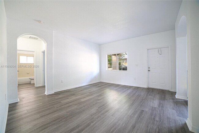 Building Photo - 10270 SW 225th Ln