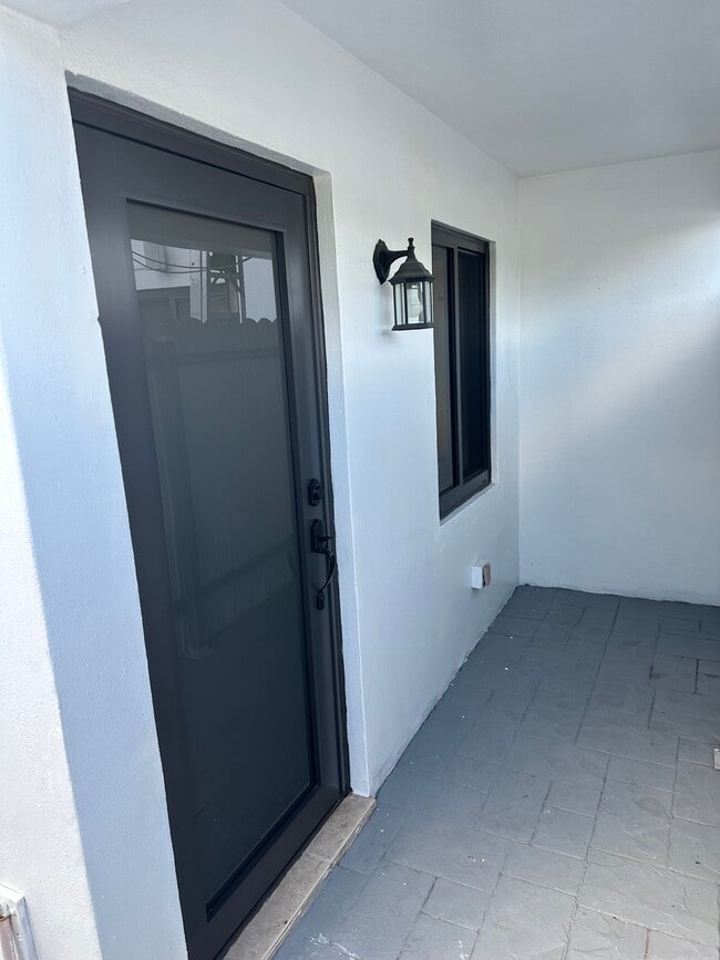 Building Photo - 2936 SW 11th St