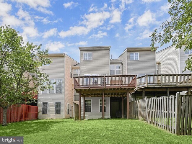 Building Photo - 4243 Begonia Dr