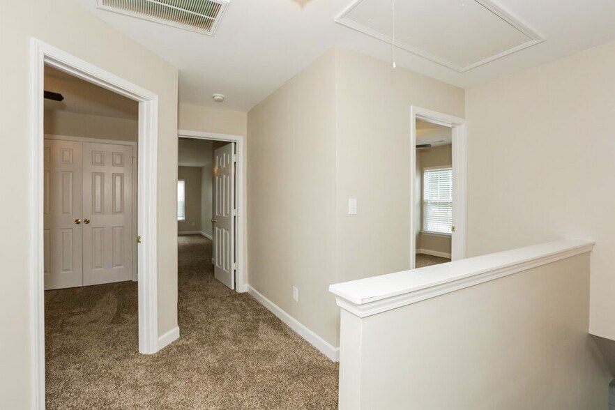 Building Photo - 4267 Kiser Woods Dr SW