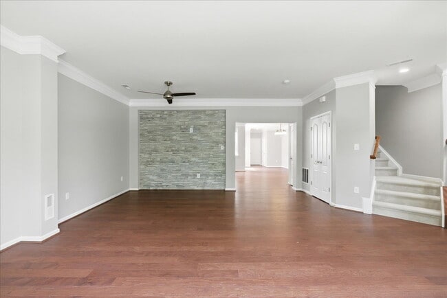 Building Photo - Expansive 4BR / 4.5BA Townhome in Lansdowne Town Center – Over 3,400 Sq Ft!