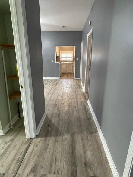 Building Photo - 137 Tecumseh St