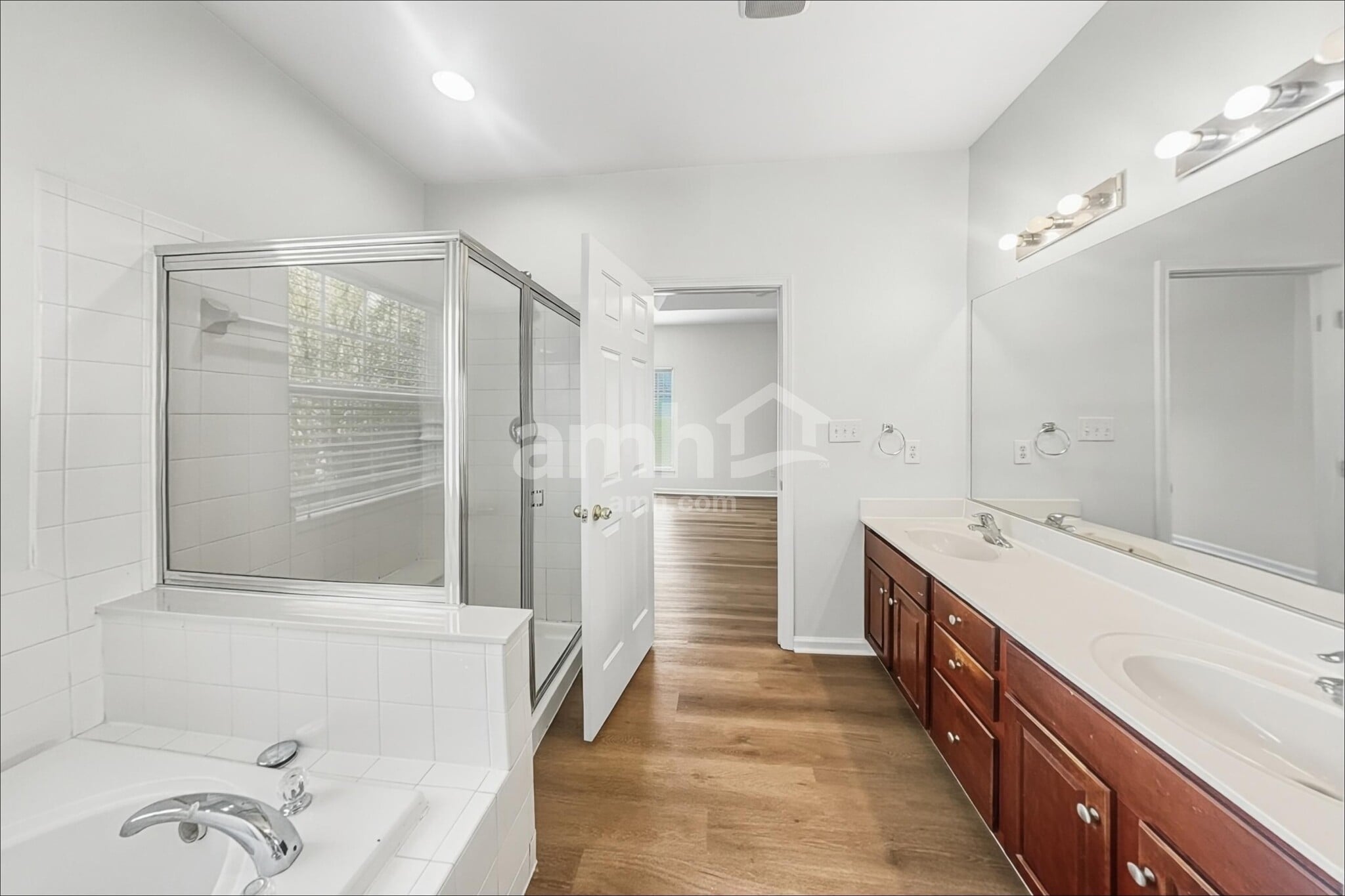 Building Photo - 5071 Sunburst Ln