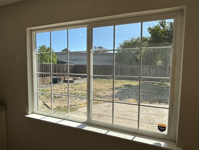 Building Photo - "Charming 3-Bed Concord Gem with Granite C...